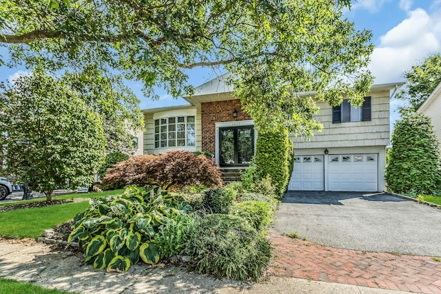 3005 Lonni Ln, Merrick, NY 11566 - photo 1