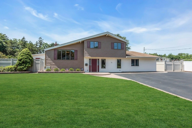 18 Cloverdale Dr, Oakdale, NY 11769 - photo 1