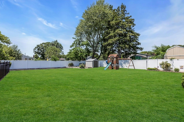 18 Cloverdale Dr, Oakdale, NY 11769 - photo 44