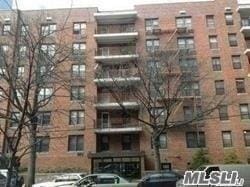 13705 Franklin Ave Unit 2N, Flushing, NY 11355 - photo 1