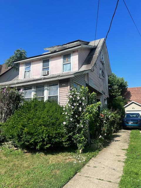 87 Roosevelt Pl, Mineola, NY 11501 - photo 1