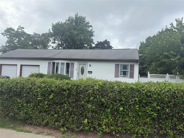 28 Pine St, Central Islip, NY 11722 - photo 3