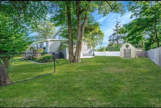 52 Manhasset Dr, Mastic Beach, NY 11951 - photo 4