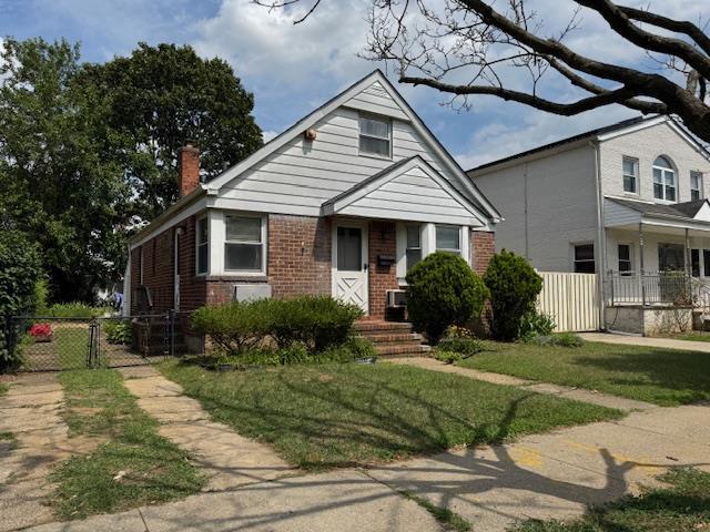 80-27 257th St, Glen Oaks, NY 11004 - photo 1