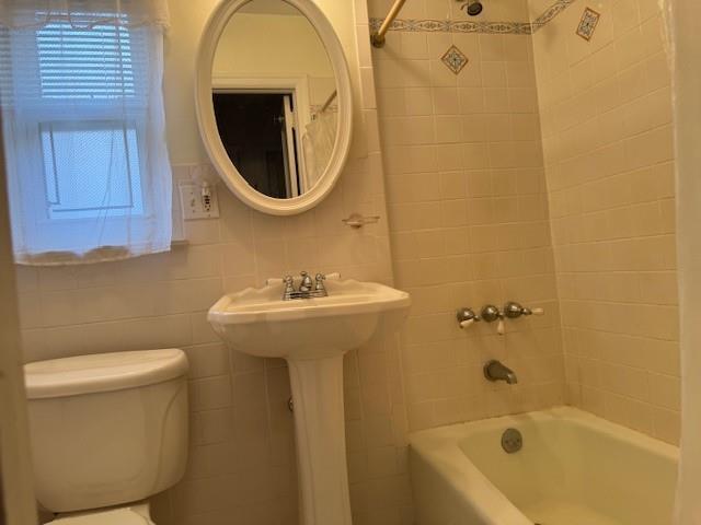 80-27 257th St, Glen Oaks, NY 11004 - photo 10