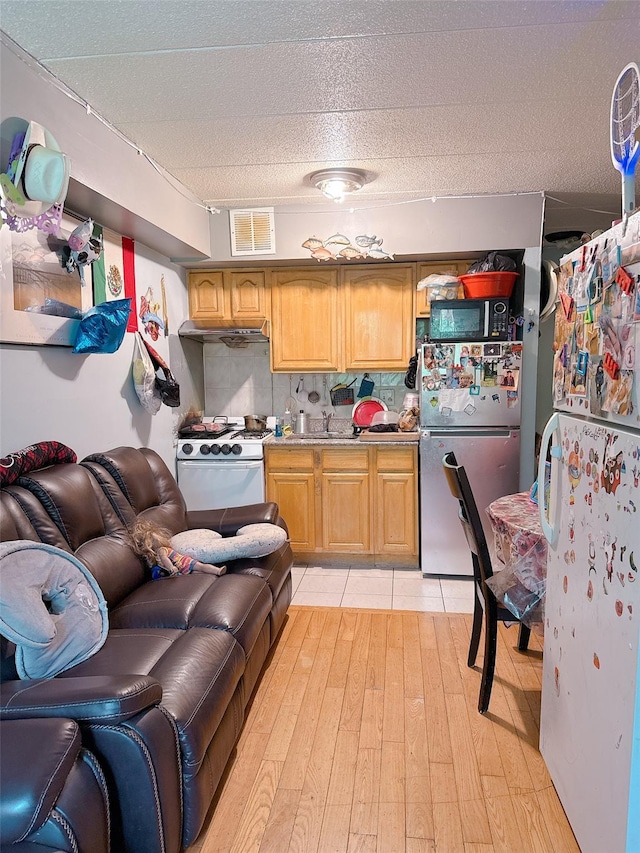 13923 34th Ave Unit 101, Flushing, NY 11354 - photo 2