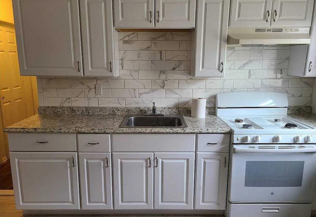 204-206 Cornell St, Hempstead, NY 11550 - photo 2