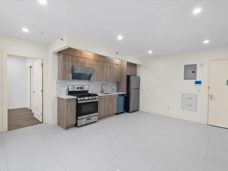 124-28 Queens Blvd Unit 8A, Kew Gardens, NY 11415 - photo 2