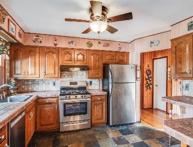 47 Mckinley Ave, Farmingdale, NY 11735 - photo 18