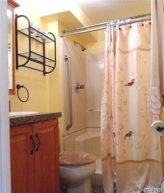 47 Mckinley Ave, Farmingdale, NY 11735 - photo 36