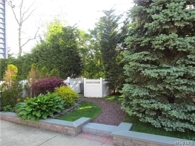 47 Mckinley Ave, Farmingdale, NY 11735 - photo 38