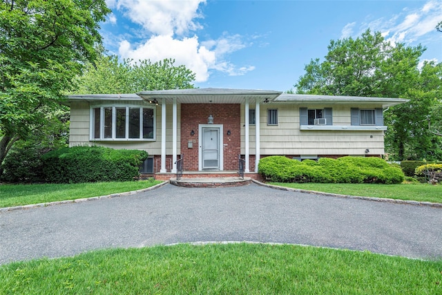 14 Jeffrey Ln, Great Neck, NY 11020 - photo 1