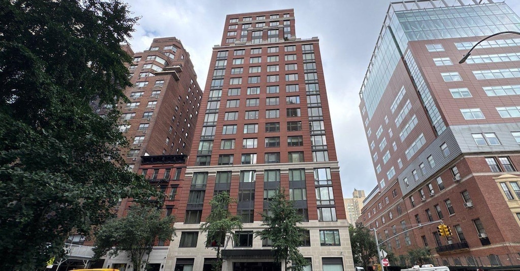 90 E End Ave Unit 10B, New York Manhattan, NY 10028 - photo 2