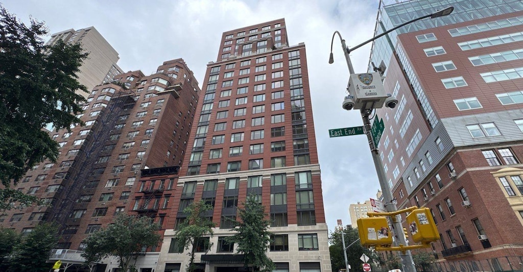90 E End Ave Unit 10B, New York Manhattan, NY 10028 - photo 3
