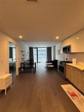 13103 40th Rd Unit 10H, Flushing, NY 11354 - photo 2
