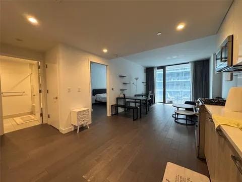 13103 40th Rd Unit 10H, Flushing, NY 11354 - photo 3
