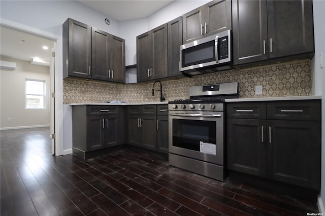 8272 88th Ln, Glendale, NY 11385 - photo 4