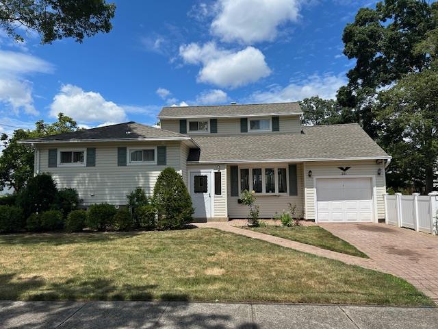 201 Cypress St, Massapequa Park, NY 11762 - photo 1