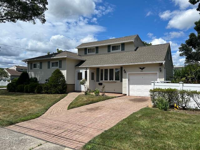 201 Cypress St, Massapequa Park, NY 11762 - photo 2