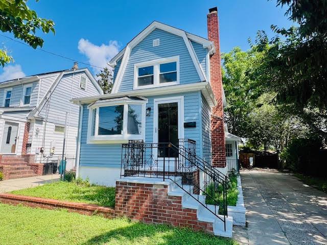 6 Pershing Ave, Valley Stream, NY 11581 - photo 1