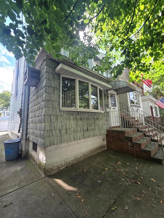 7733 79th St, Glendale, NY 11385 - photo 2