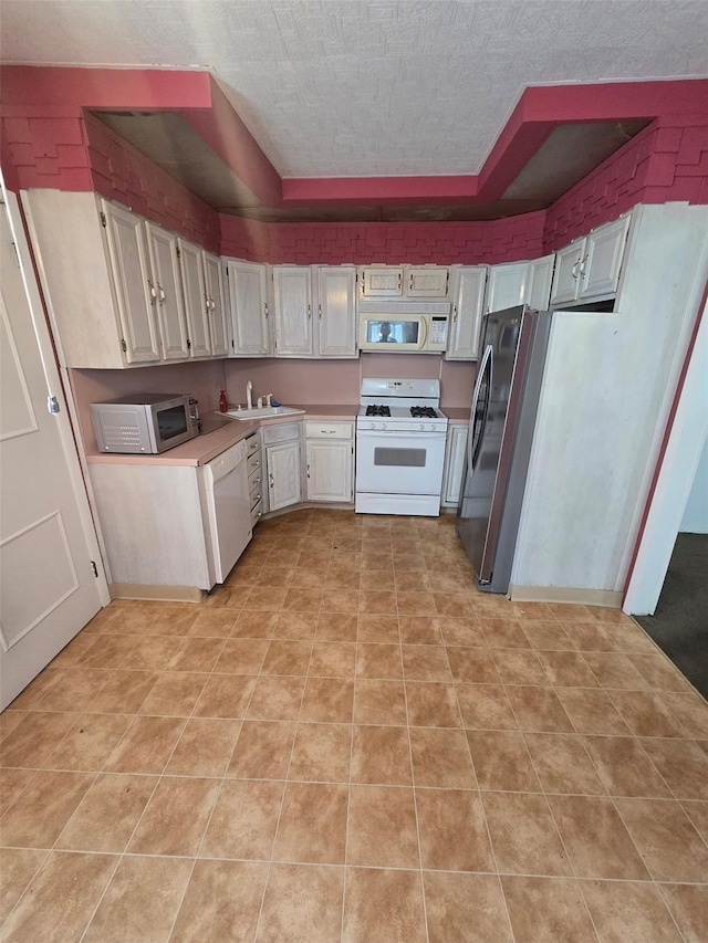 7733 79th St, Glendale, NY 11385 - photo 8