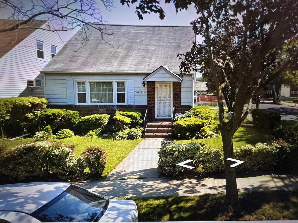 25704 145th Ave, Rosedale, NY 11422 - photo 1