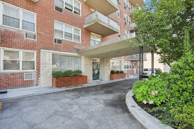 385 Mclean Ave Unit 10B, Yonkers, NY 10705 - photo 1