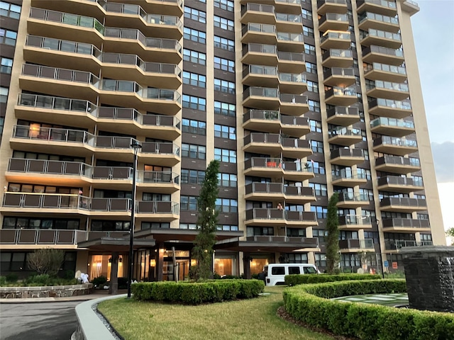 18-15 215th St Unit 3M, Bayside, NY 11360 - photo 2