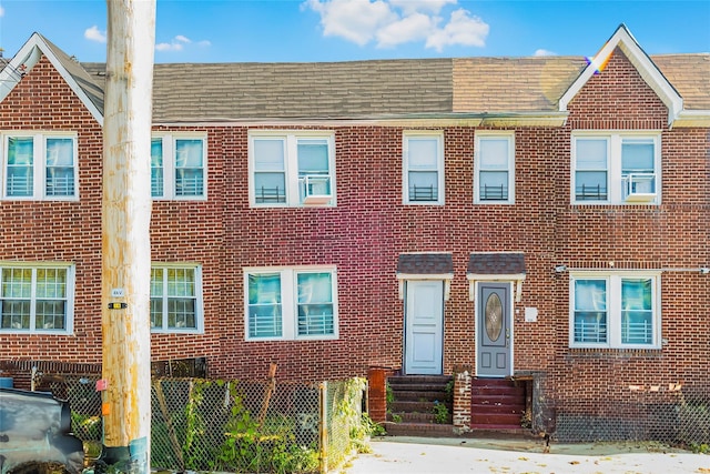 923 E 219th St, Bronx, NY 10469 - photo 1