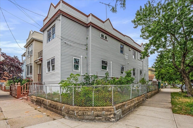 8606 126th St, Richmond Hill, NY 11418 - photo 32