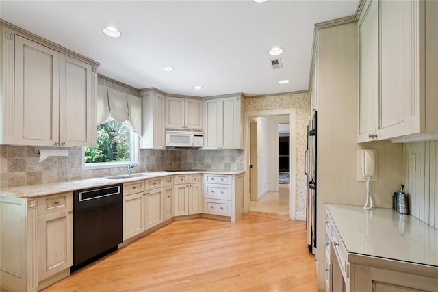 10 Flamingo Rd, East Hills, NY 11576 - photo 13