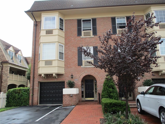 1236 Estates Ln Unit 49L, Bayside, NY 11360 - photo 1