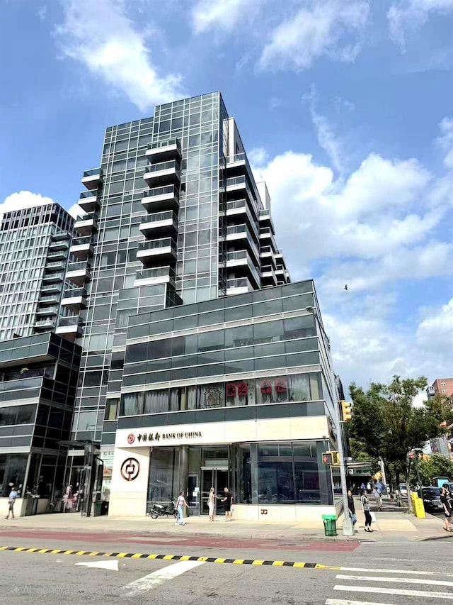 42-35 Main St Unit 8H, Flushing, NY 11355 - photo 1