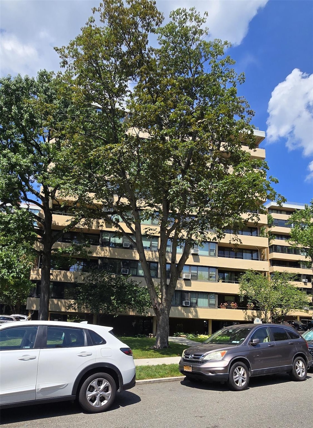 10-24 166th St Unit 5D, Beechhurst, NY 11357 - photo 3