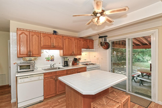 834 Orbit Ln, Uniondale, NY 11553 - photo 22
