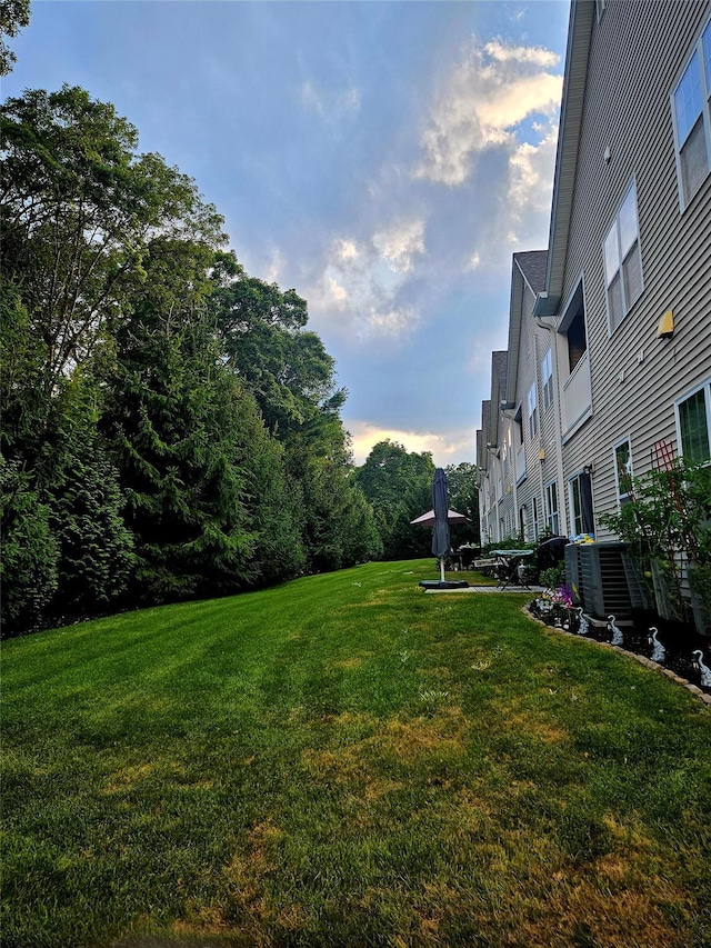 124 Wildwood Cir, Holtsville, NY 11742 - photo 25
