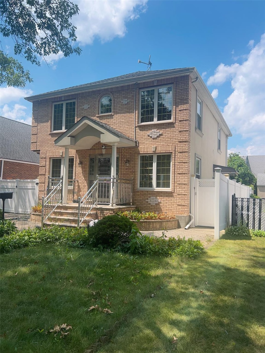263-15 83rd Ave, Glen Oaks, NY 11004 - photo 1