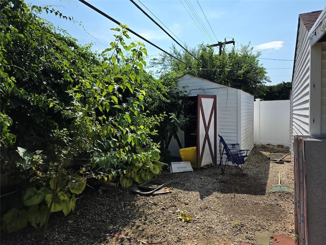 8 Reading Ln, Bethpage, NY 11714 - photo 4