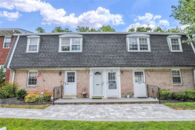 2 Anchorage Ln Unit 3B, Oyster Bay, NY 11771 - photo 1