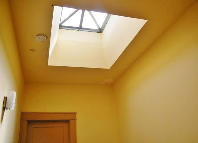 71-09 68th St, Glendale, NY 11385 - photo 25