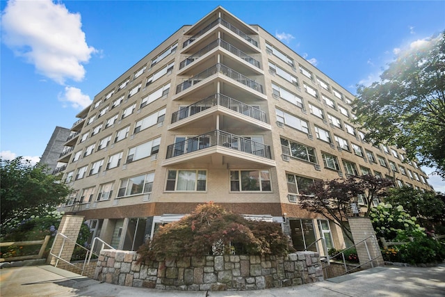 12 Old Mamaroneck Rd Unit 7P, White Plains, NY 10605 - photo 1