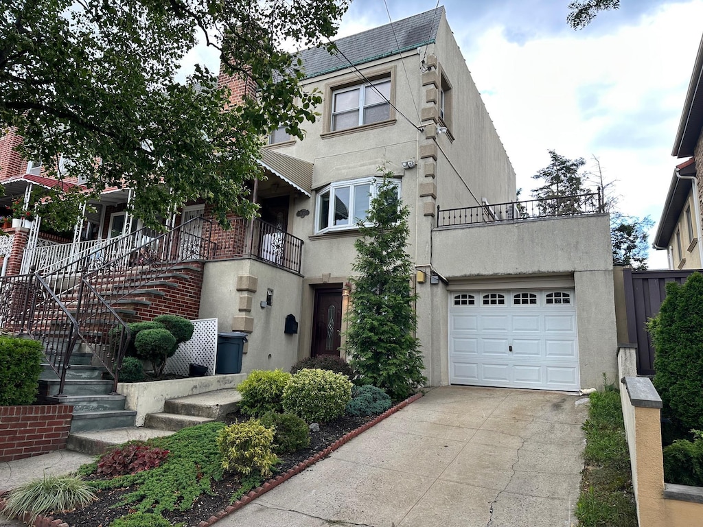 54-45 63rd Pl, Maspeth, NY 11378 - photo 1