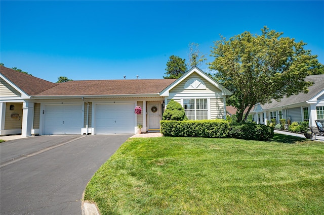 14 Wainscott Ct, Ridge, NY 11961 - photo 1