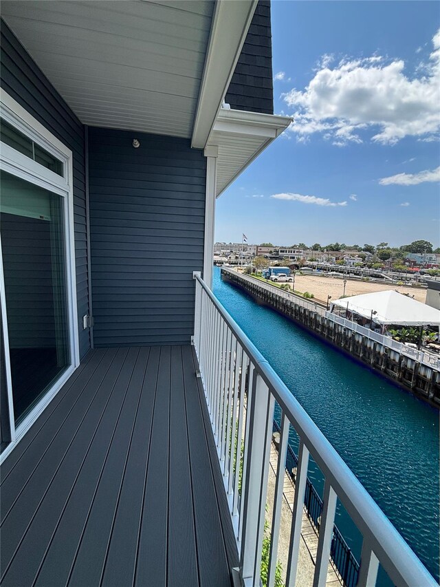 526 Marina Pointe Dr Unit 526, East Rockaway, NY 11518 - photo 4