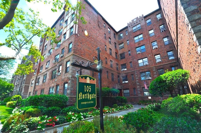 105 Garth Rd Unit 1L, Scarsdale, NY 10583 - photo 2