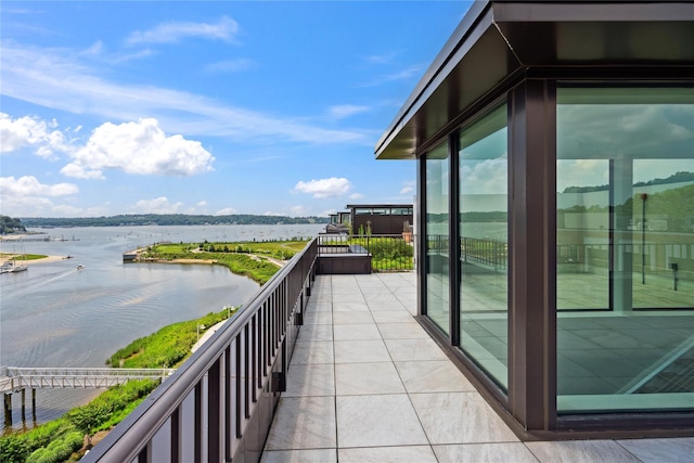 100 Garvies Point Rd Unit 1304, Glen Cove, NY 11542 - photo 1