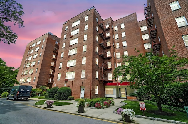 611 Palmer Rd Unit 3S, Yonkers, NY 10701 - photo 2