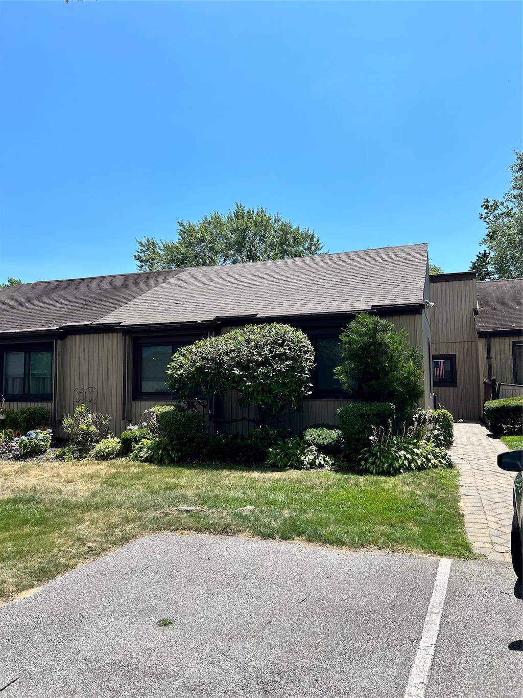 170 Strathmore Gate Dr, Stony Brook, NY 11790 - photo 1