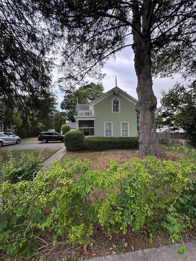 627 Roanoke Ave, Riverhead, NY 11901 - photo 2